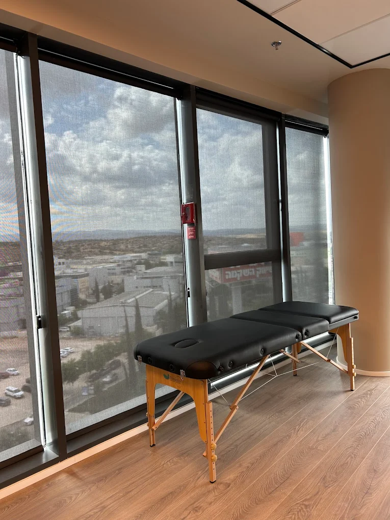 Dr. Rosana Schechter – Gastroenterologist at EliteMed Specialist Clinic 11